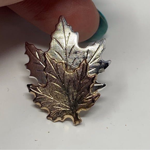 Small Silver and Gold Tone Fall Maple Leaf Pin Brooch - Picture 3 of 5